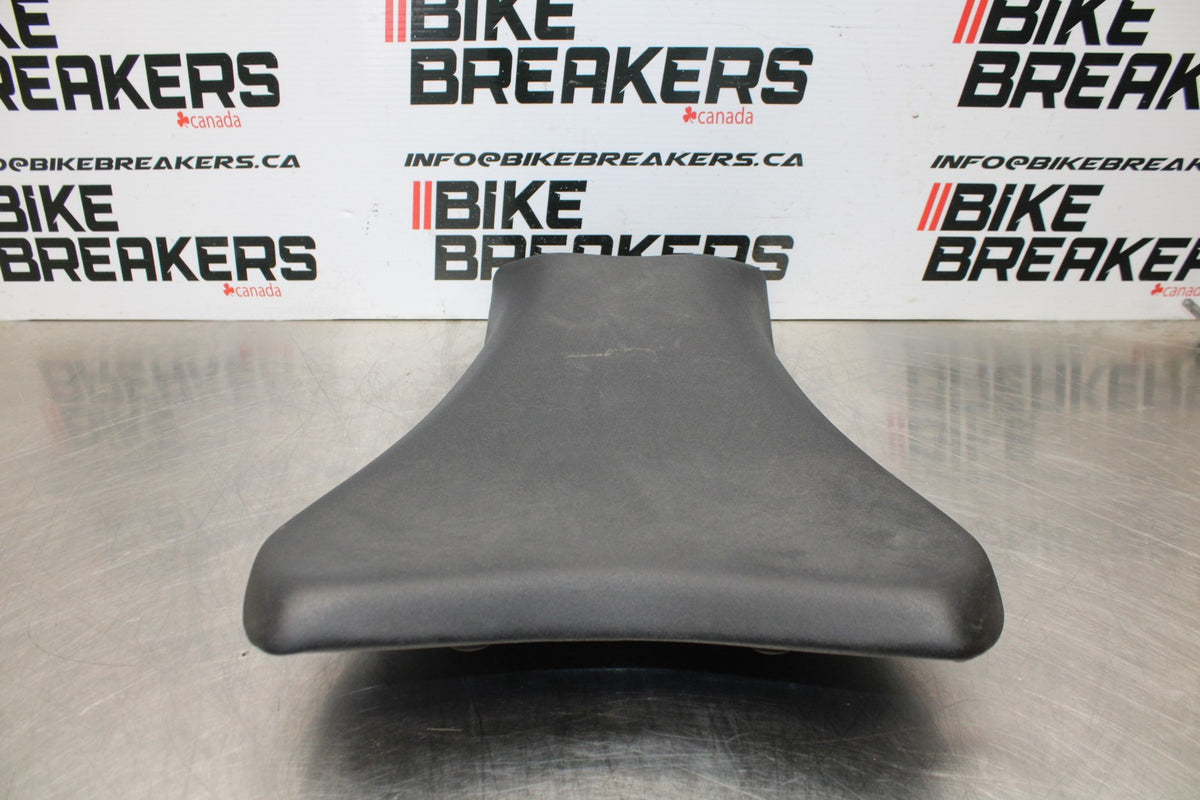21-23 KAWASAKI NINJA ZX6R FRONT DRIVERS SEAT PAD SADDLE PILLION BB179
