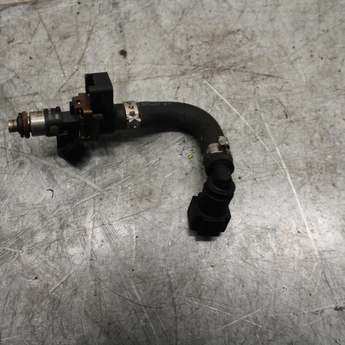 22-23 HUSQVARNA VITPILEN 401 FUEL INJECTOR BB541