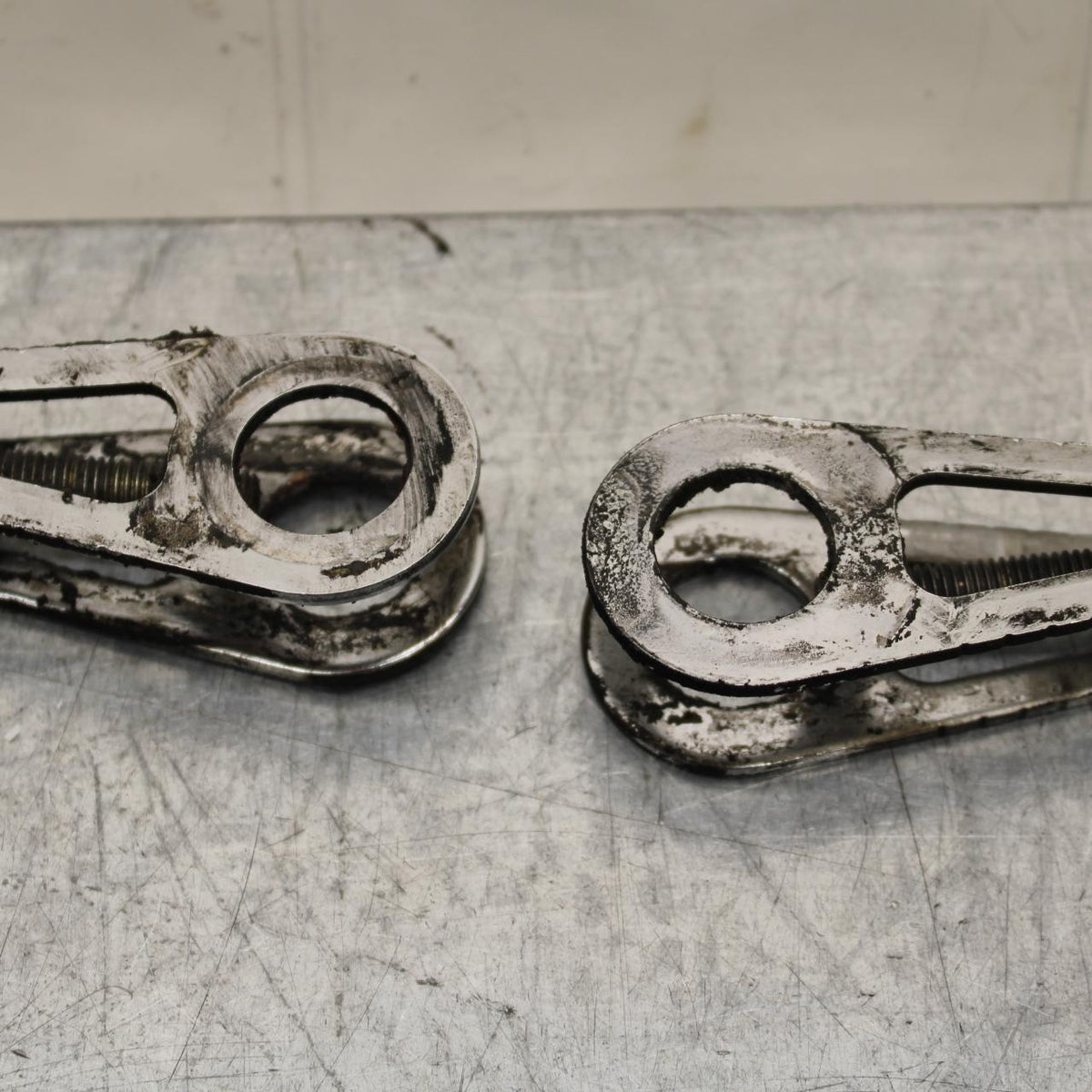 2000 Honda Super Hawk VTR1000F SWINGARM CHAIN TENSIONER BRACKETS BB577
