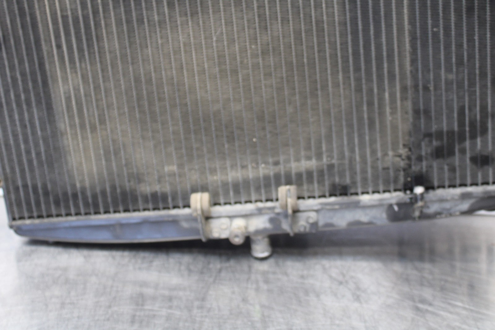 05 TRIUMPH ROCKET III ENGINE COOLER COOLING RADIATOR RADIATER BB186