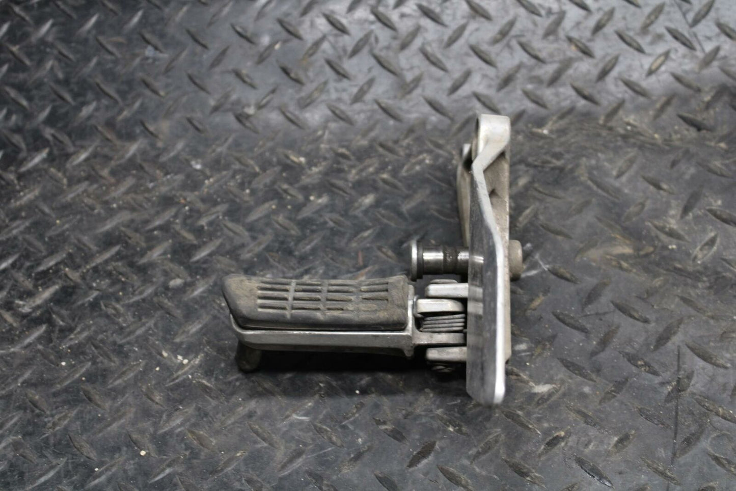 98 HONDA CBR600F3 LEFT REARSET REAR SET DRIVER FOOT PEG REST STOP BB201