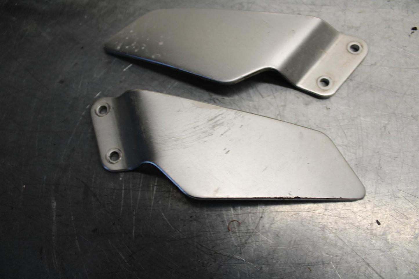 89-90 YAMAHA FZR600 LEFT RIGHT REARSET REAR SET HEEL GUARD COVER  BB76