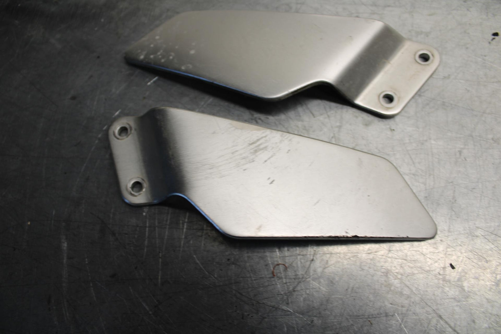 89-90 YAMAHA FZR600 LEFT RIGHT REARSET REAR SET HEEL GUARD COVER  BB76