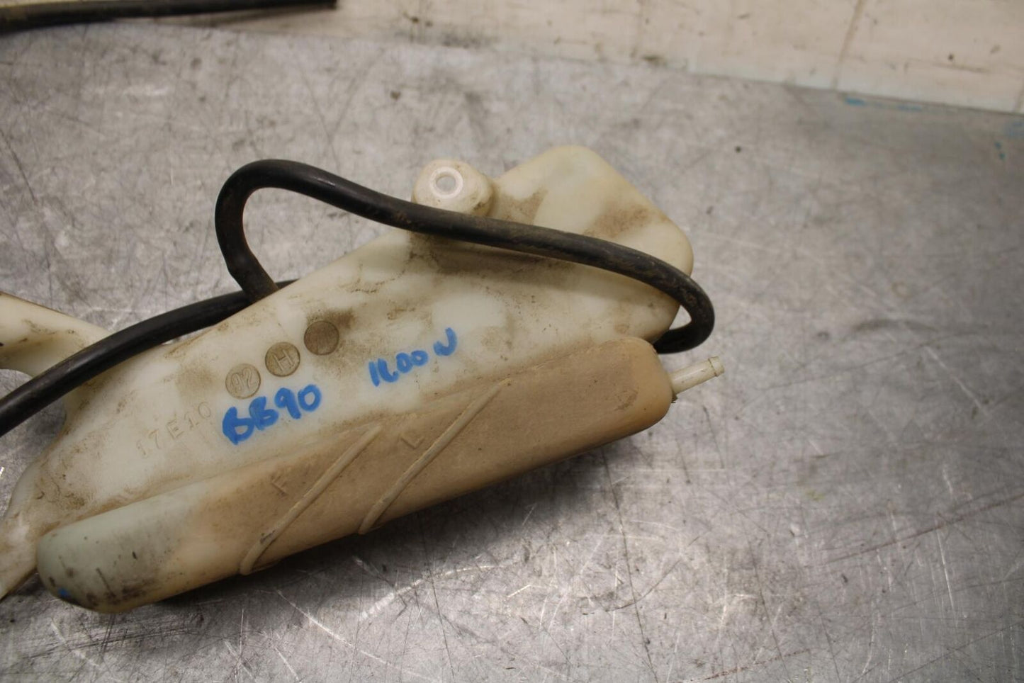 1993 Suzuki GSXR1100W COOLANT WATER TANK RESERVOIR BOTTLE BB46