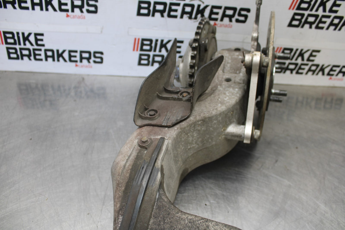 06-07 HONDA INTERCEPTOR 800 VFR800 REAR SWINGARM BACK SUSPENSION SWING ARM BB917