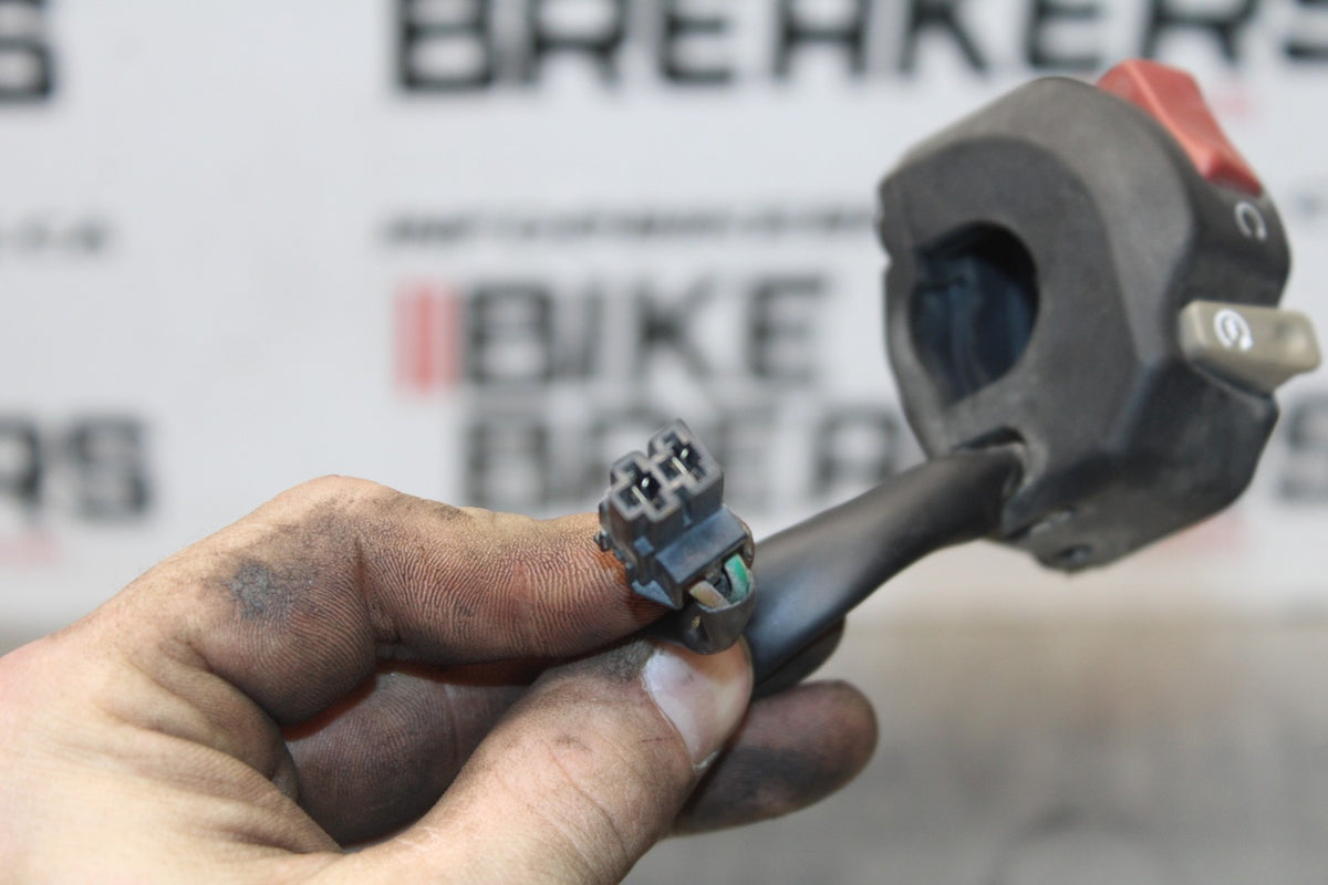24-25 KAWASAKI NINJA ZX6R RIGHT CLIP ON KILL OFF START SWITCH SWITCHES BB785