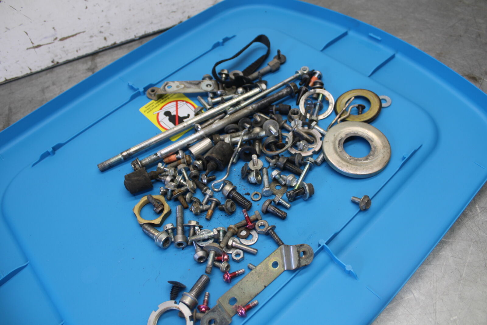 06-07 SUZUKI GSXR 600 ENGINE MOUNTING BOLTS HARDWARE MOTOR SCREWS BB694