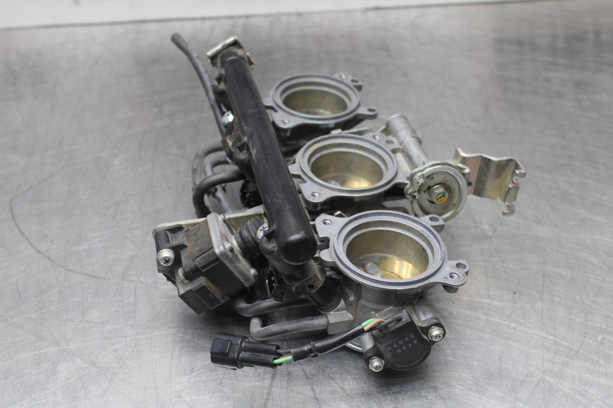 14 TRIUMPH STREET TRIPLE ABS MAIN FUEL INJECTORS / THROTTLE BODIES BB808