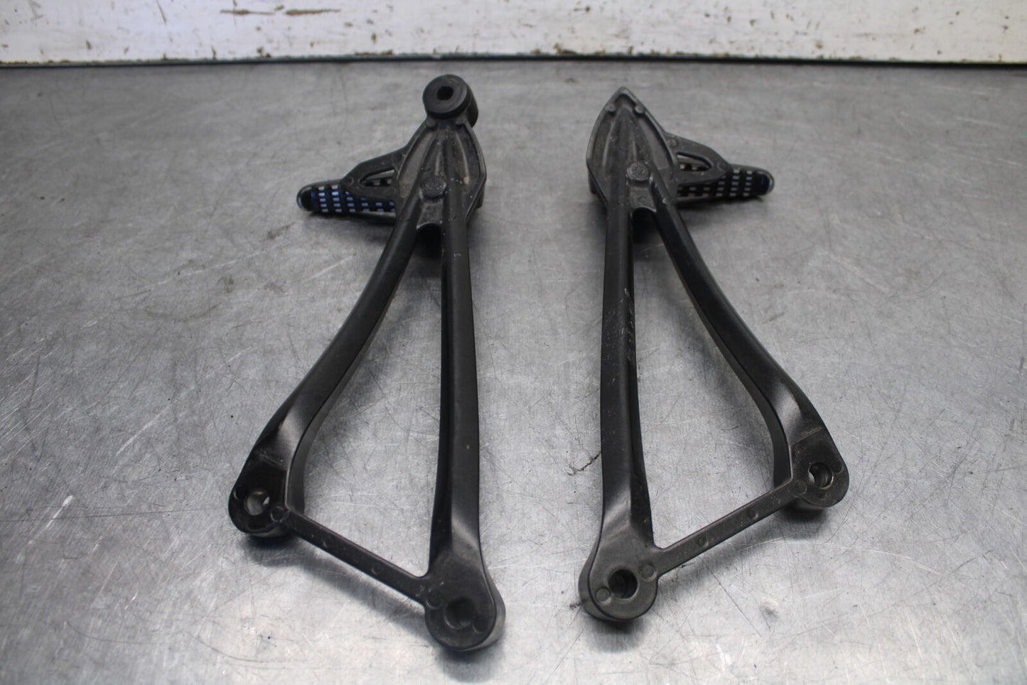 09-12 KAWASAKI NINJA ZX6R REAR BACK PASSENGER PEG SET PAIR BB698