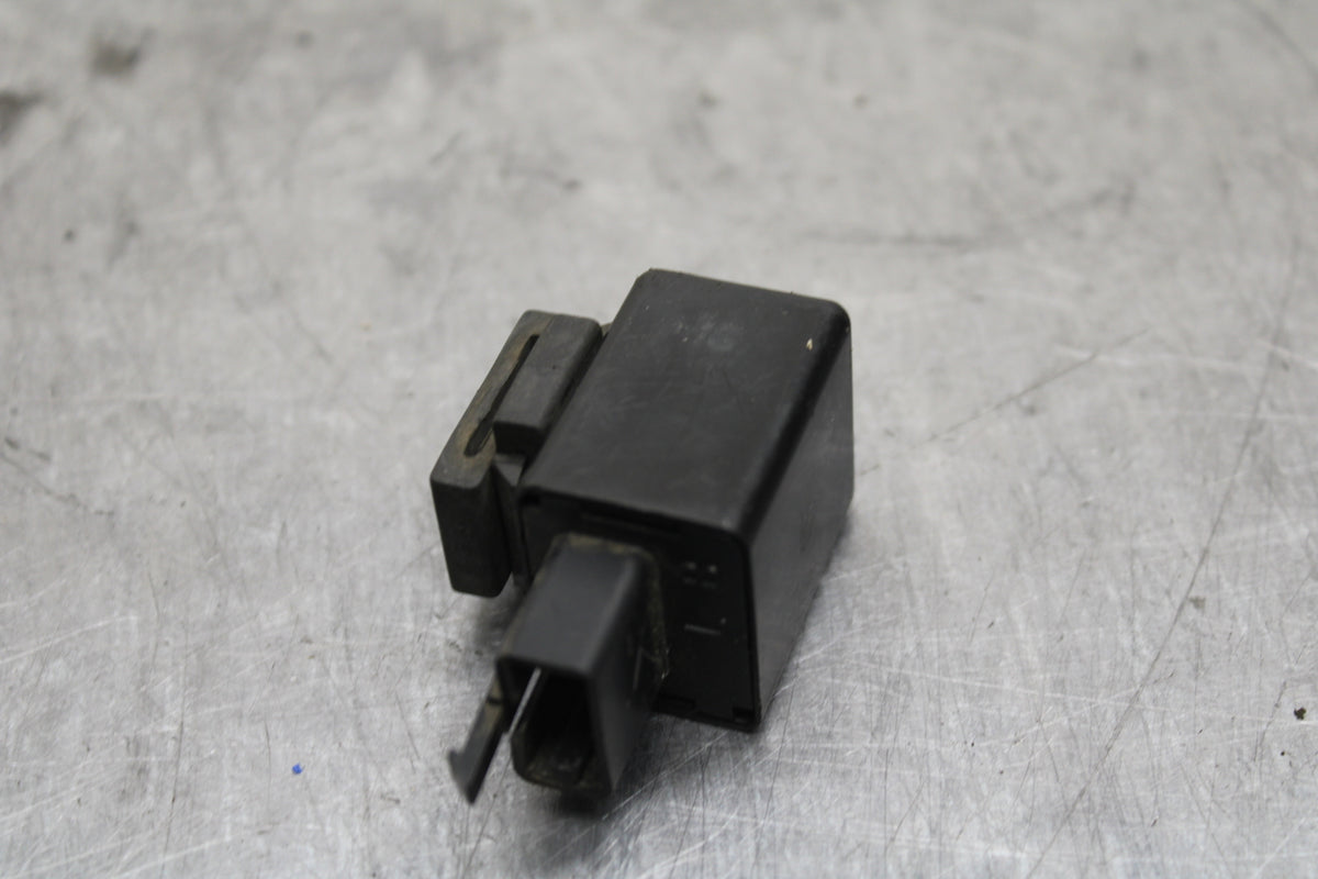 04-05 YAMAHA YZF R1 TURN SIGNAL BLINKER RELAY FLASHER SWITCH BB131