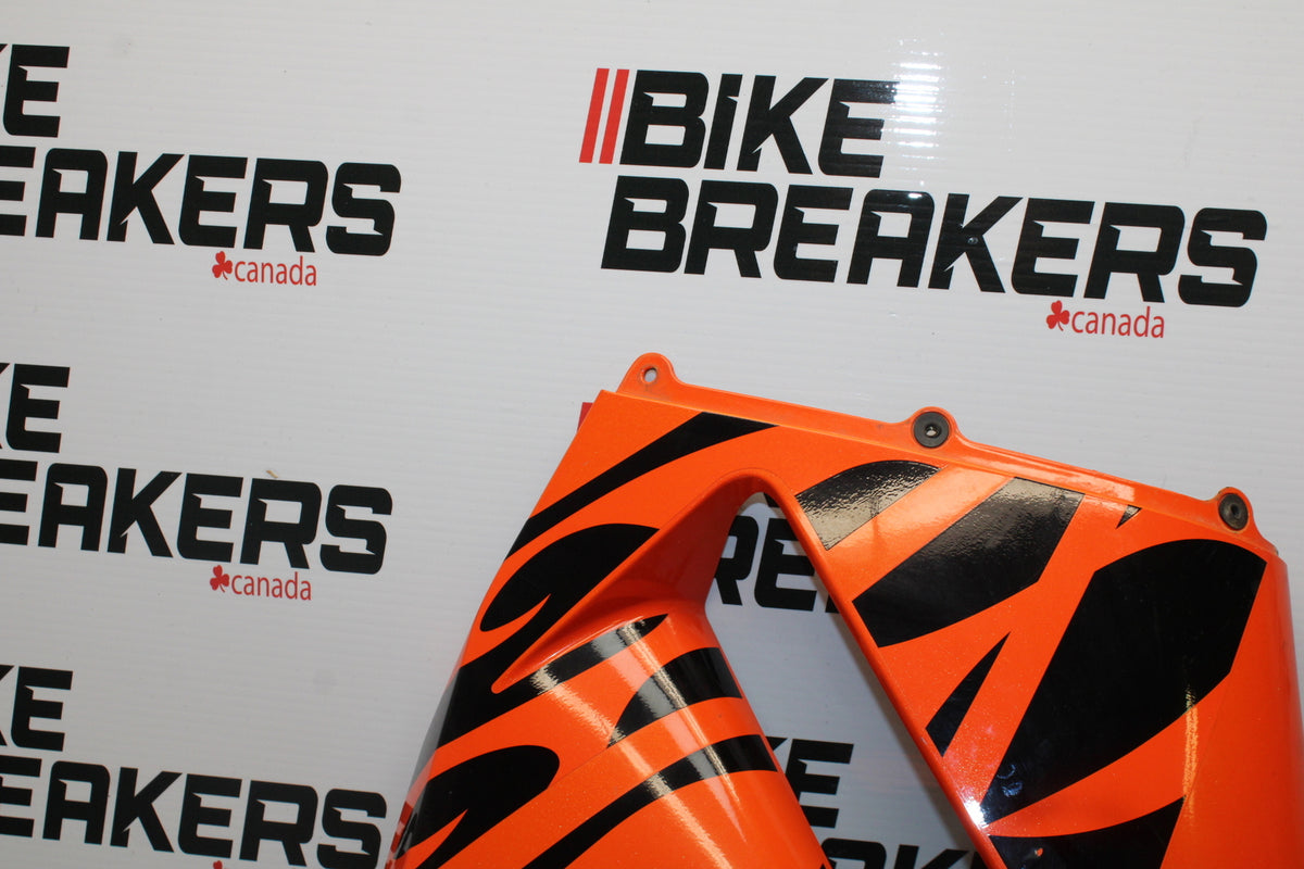 05-06 HONDA CBR600RR RIGHT MID UPPER SIDE FAIRING COWL PLASTIC BB149