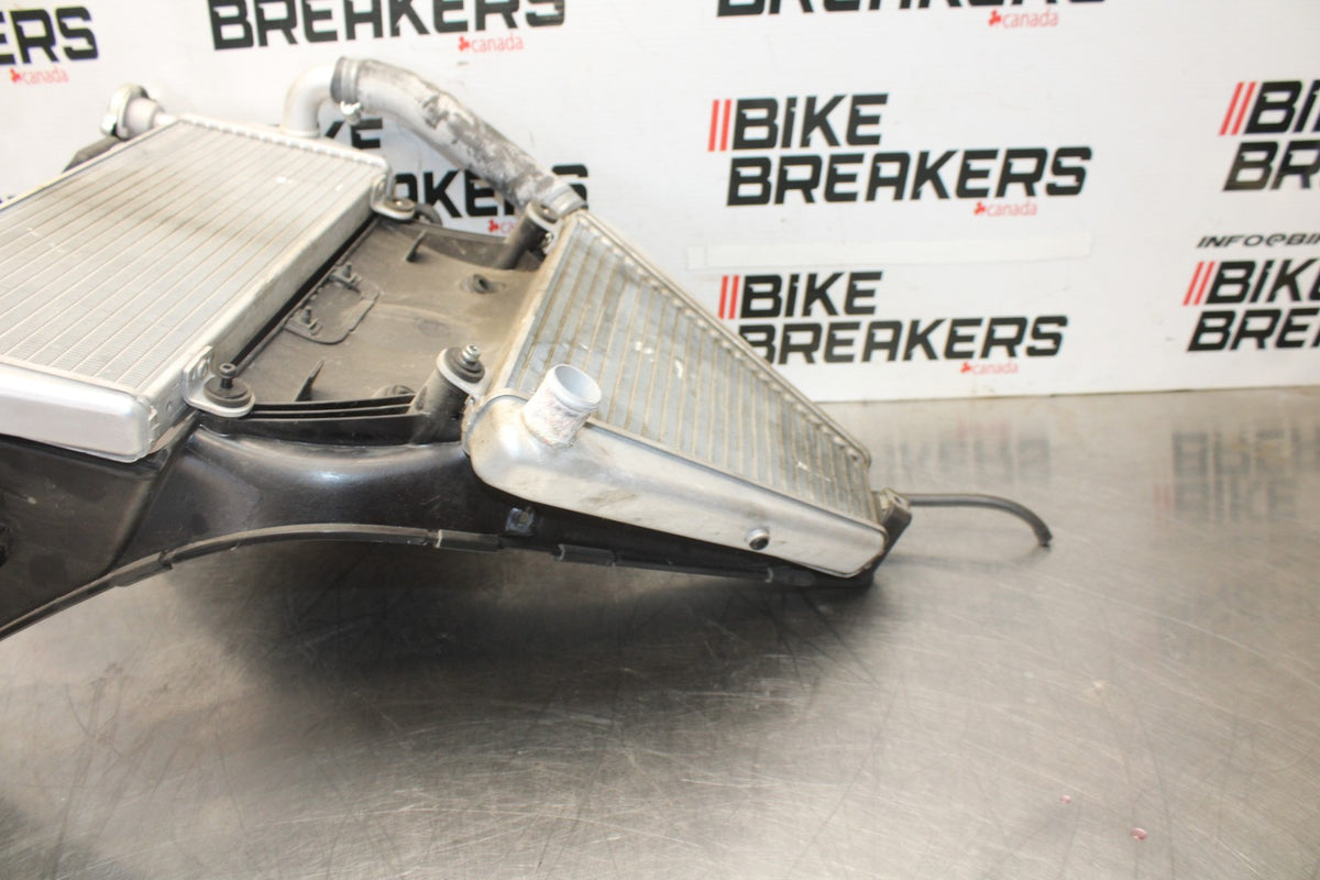 16 DUCATI 959 PANIGALE ENGINE RADIATOR MOTOR COOLER COOLING RADIATER SET  BB912