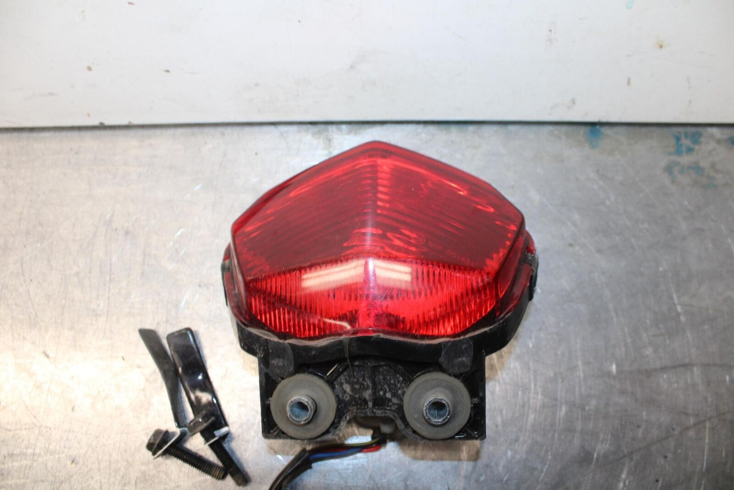 08-12 KAWASAKI NINJA 250R EX250J REAR TAIL TAILLIGHT BACK BRAKE LIGHT BB612