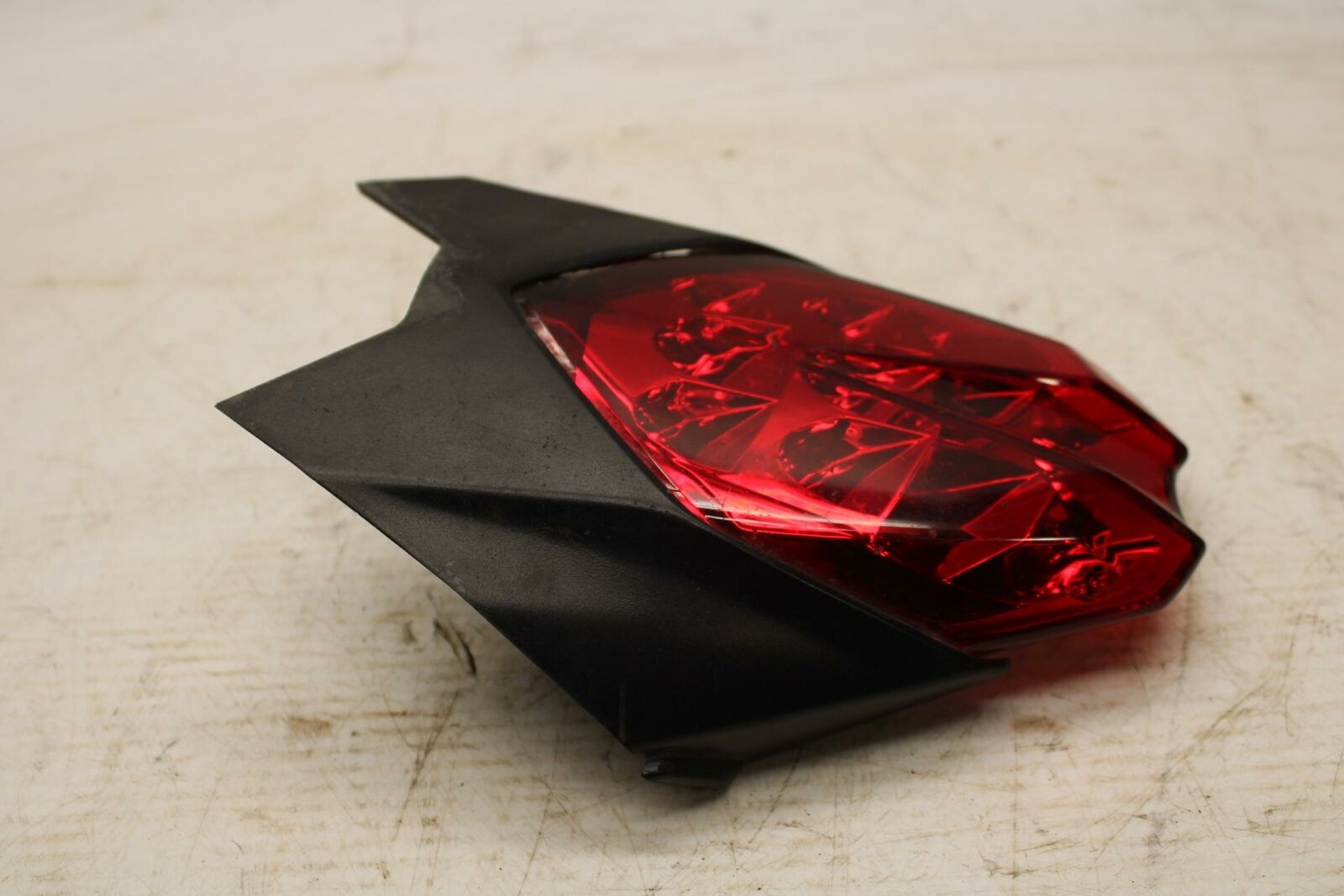 07-16 TRIUMPH STREET TRIPLE REAR TAIL TAILLIGHT BACK BRAKE LIGHT BB356
