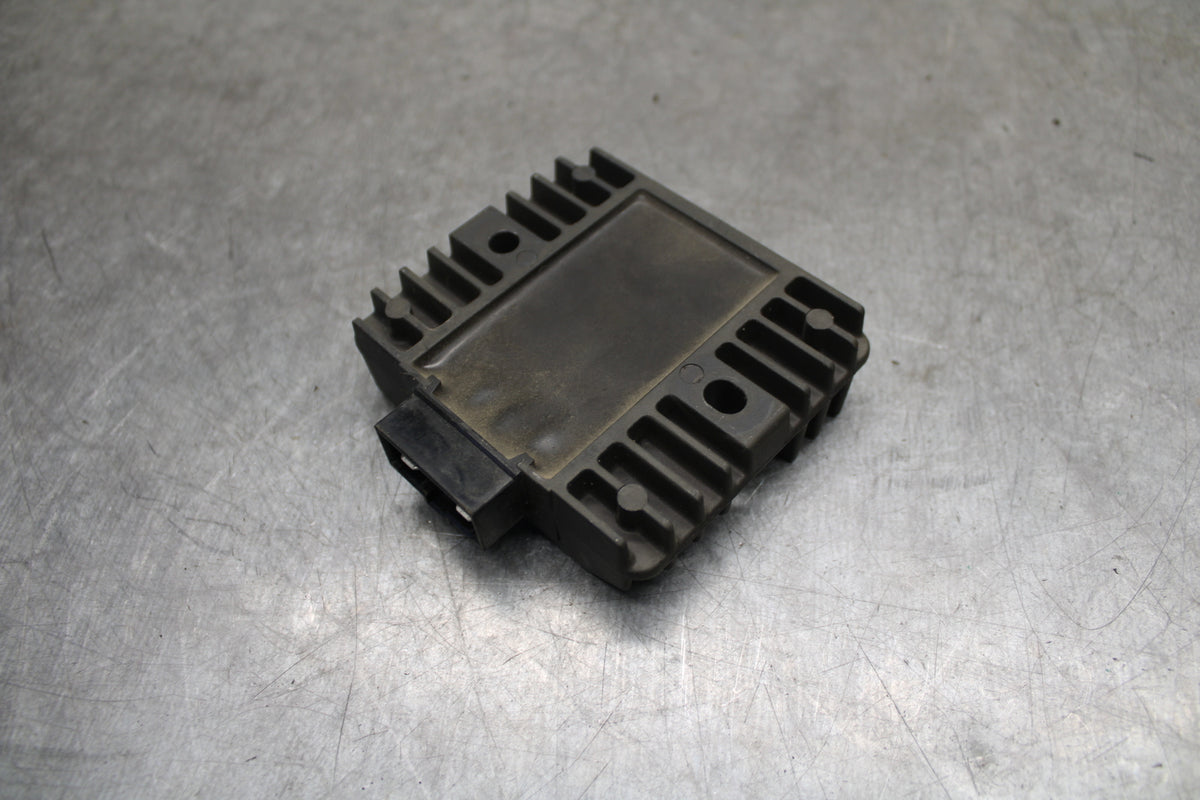 09-15 YAMAHA FZ6R RECTIFIER VOLTAGE REGULATOR 5SL-81960-00-00 BB719