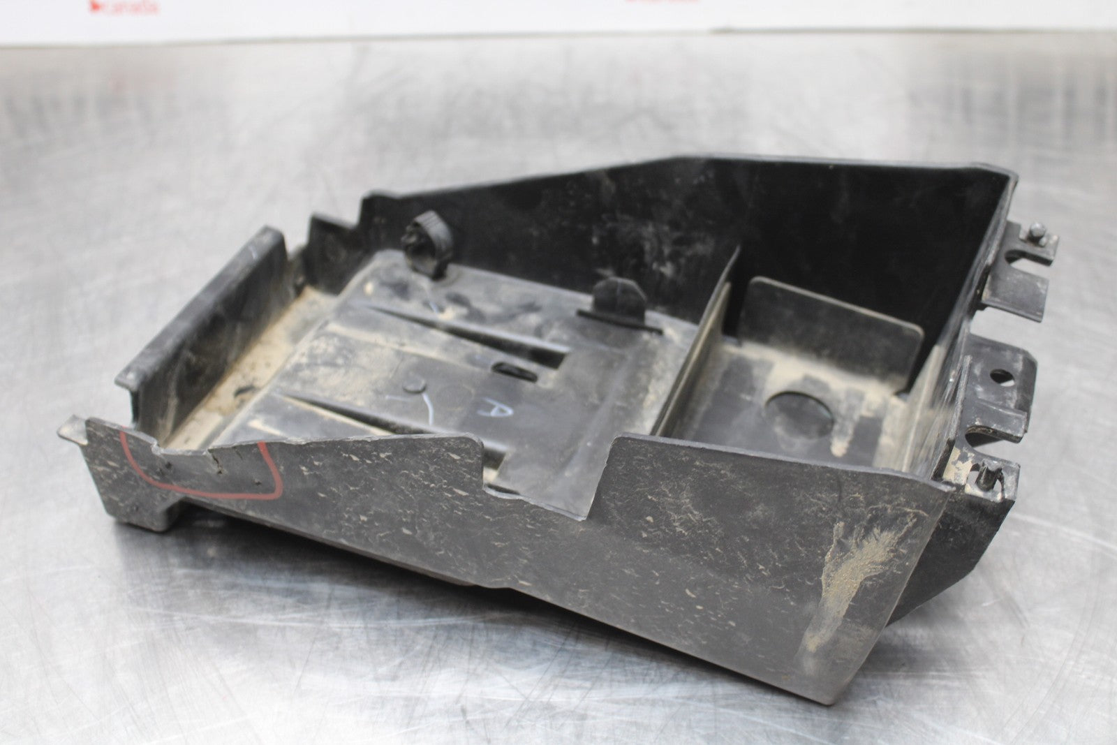 18-23 KAWASAKI NINJA 400 EX400 ABS REAR TAIL BATTERY TRAY PLASTIC BB177