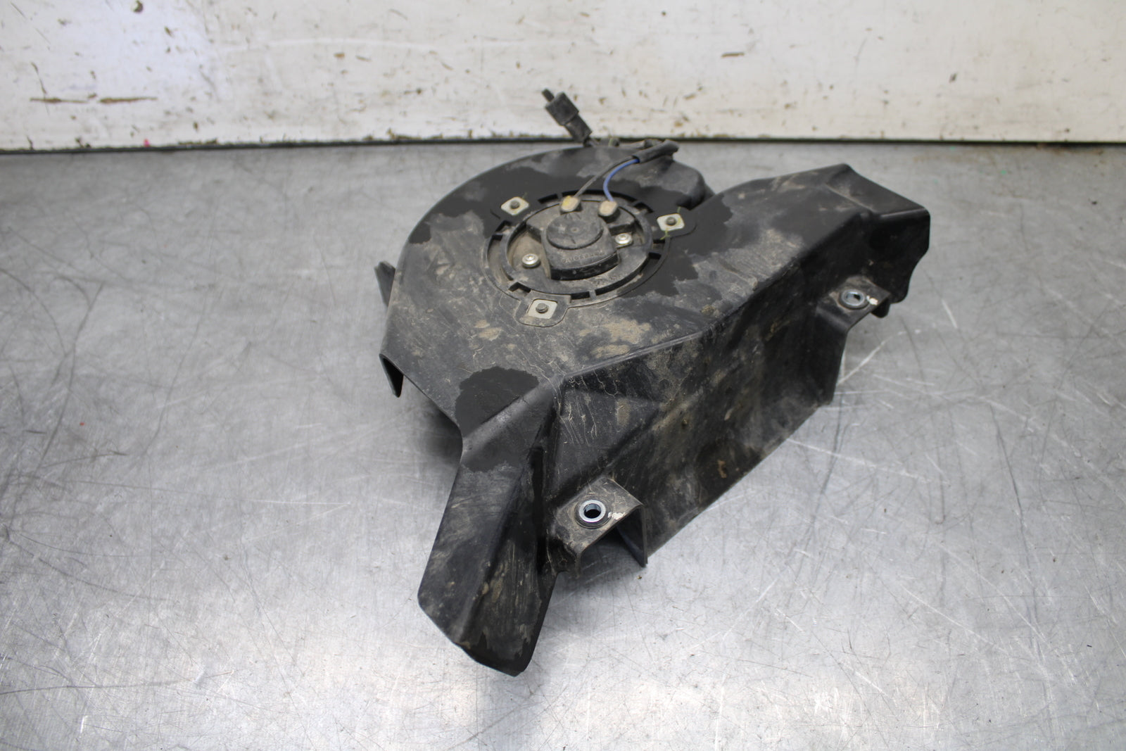 19-22 KAWASAKI Z400 ENGINE RADIATOR COOLING FAN BB708