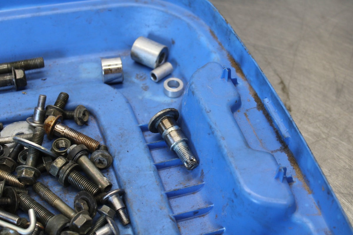 07 SUZUKI BOULEVARD M50 MOUNTING BOLTS HARDWARE SCREWS BB897