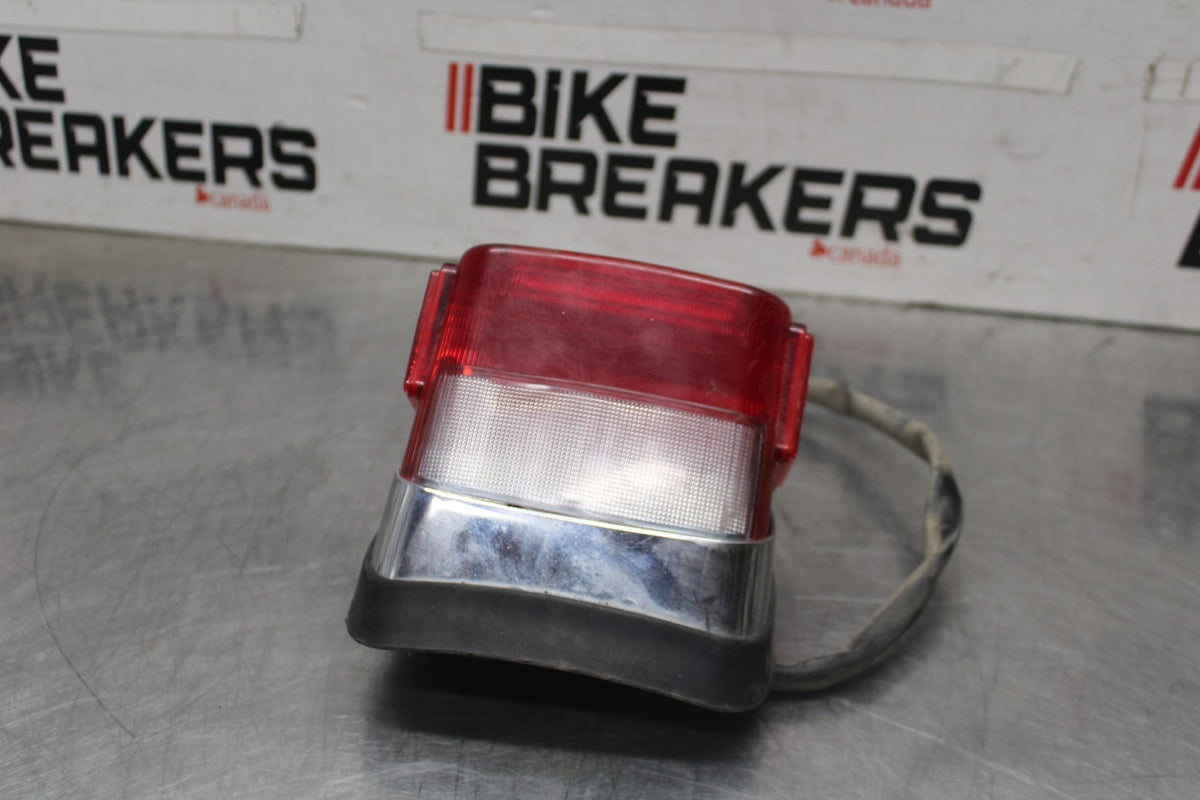 97 KAWASAKI VULCAN 1500 VN1500D CLASSIC TAILLIGHT REAR TAIL BRAKE LIGHT BB936