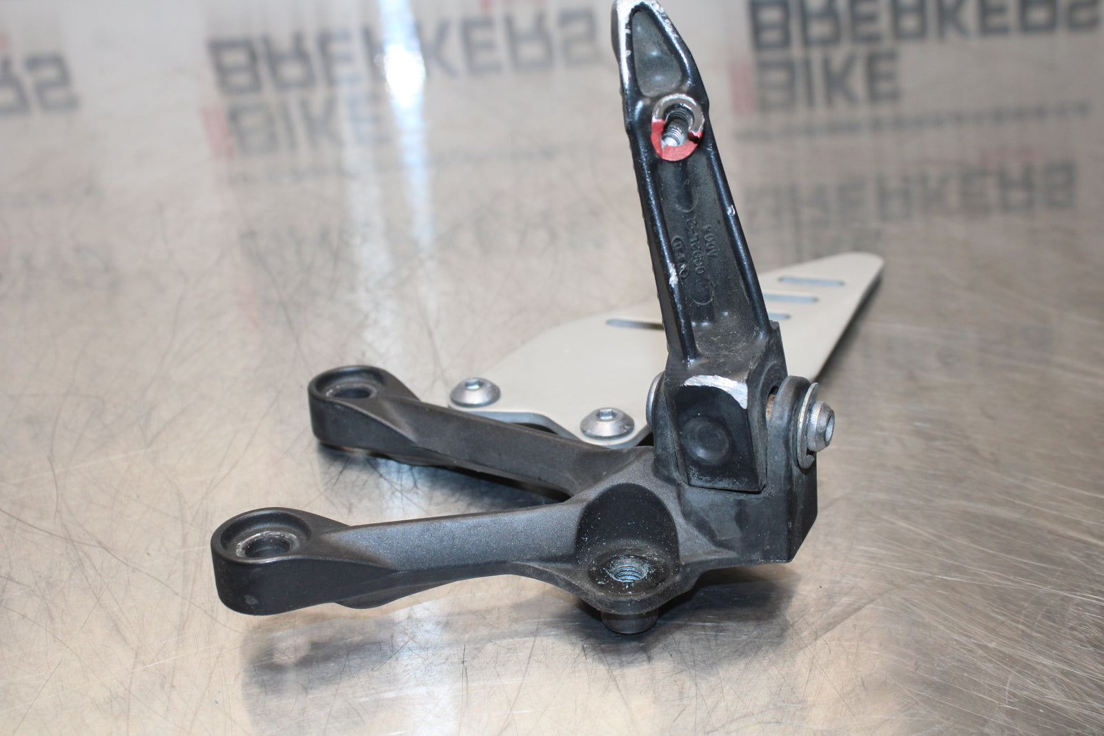 13-17 KAWASAKI NINJA ZX6R ZX636 ABS LEFT REARSET REAR SET DRIVER FOOT PEG BB143