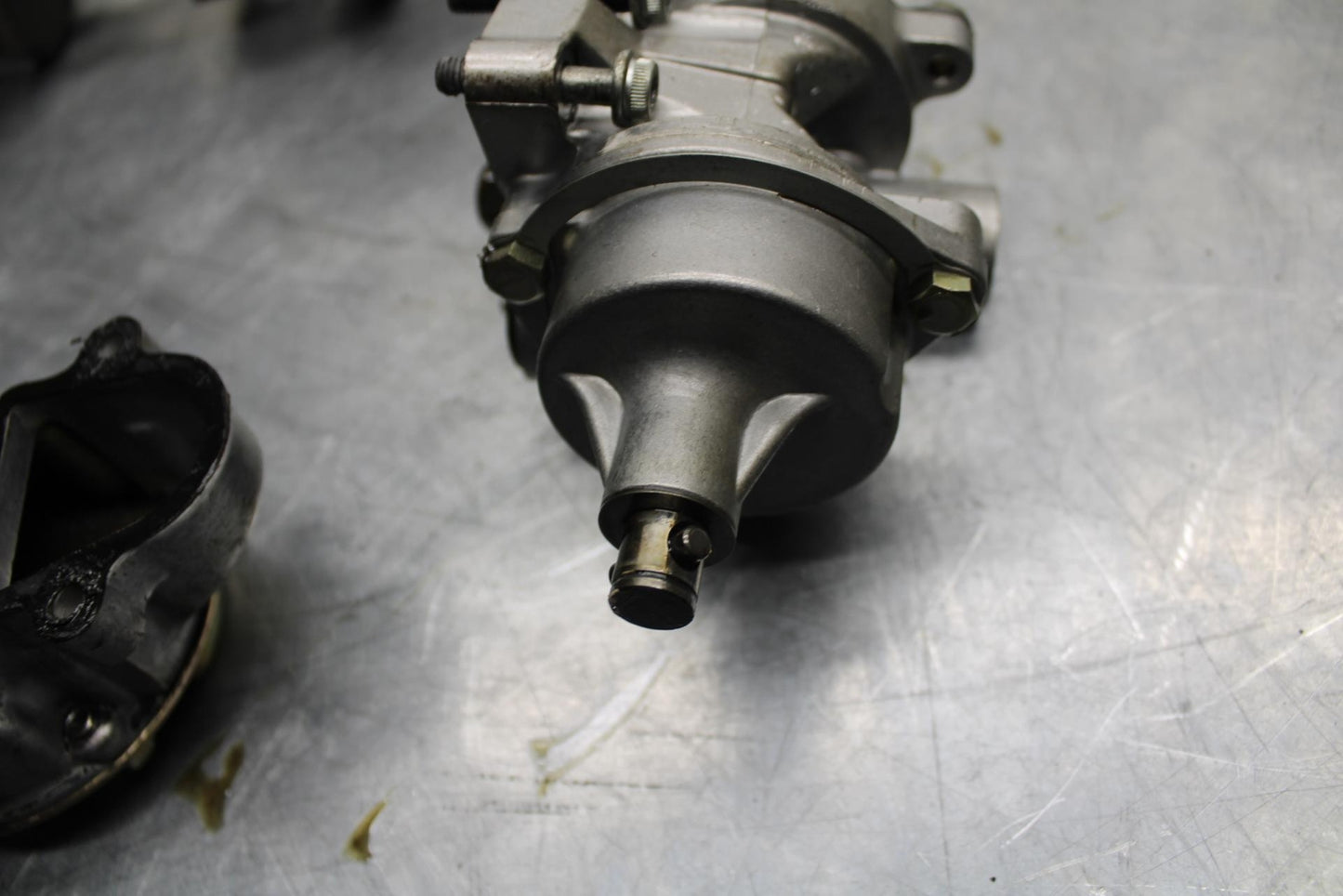 86-87 SUZUKI GSXR1100 ENGINE MOTOR OIL PUMP BB413