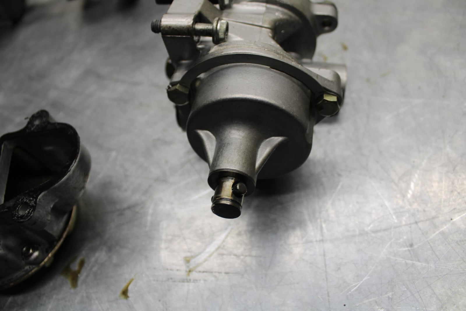 86-87 SUZUKI GSXR1100 ENGINE MOTOR OIL PUMP BB413