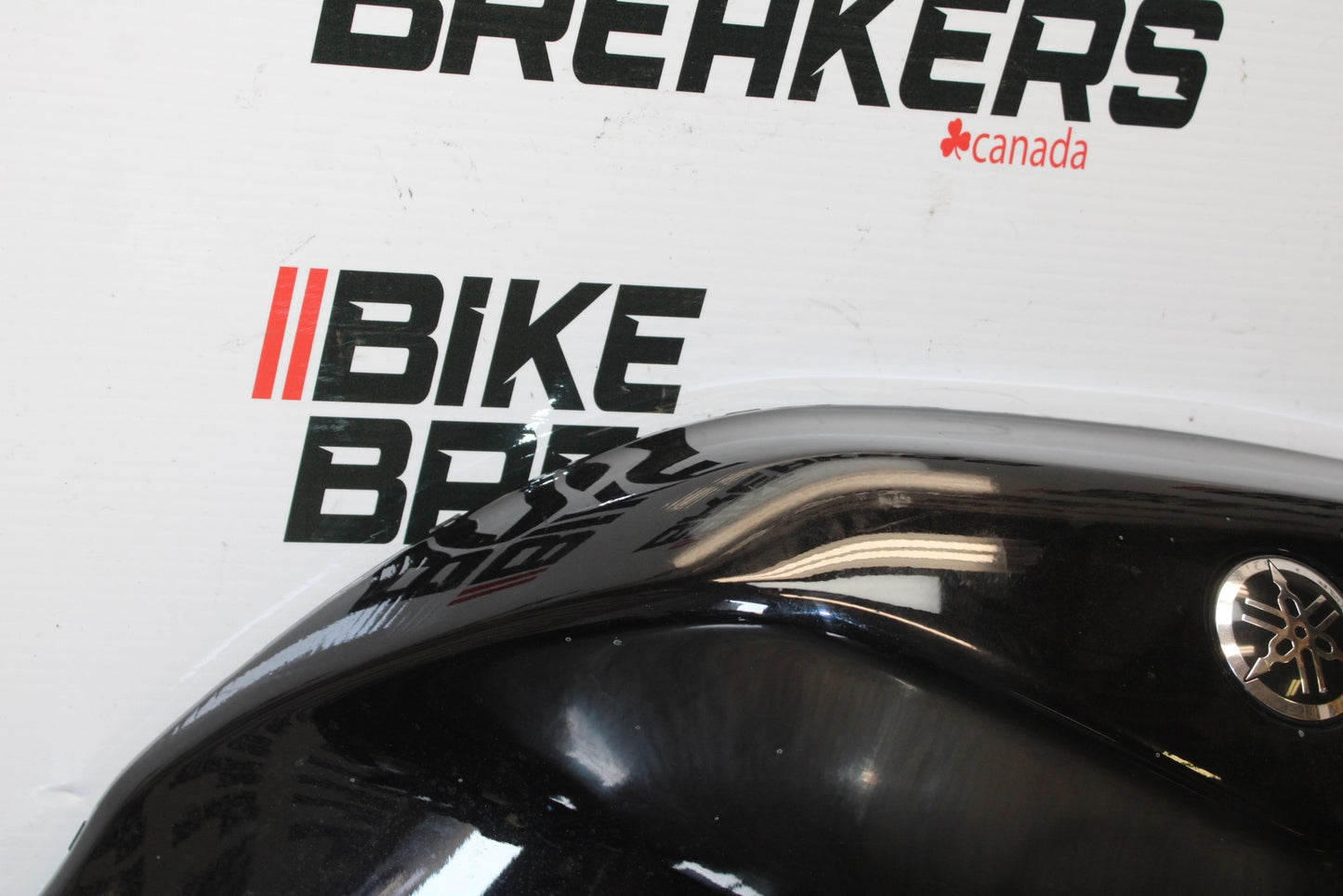 22-25 YAMAHA YZF R7 RIGHT GAS TANK FUEL CELL PANEL COVER TRIM COWL BB176