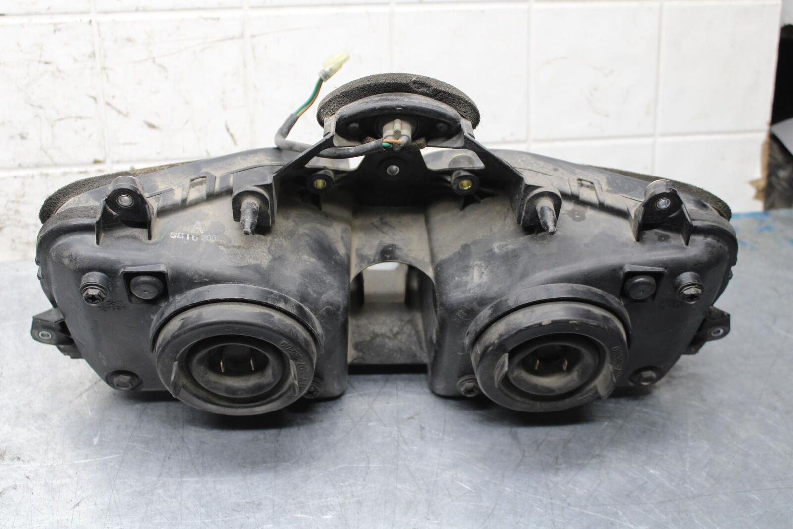 2005 Honda CBR600RR FRONT HEADLIGHT HEAD LIGHT LAMP 33100-MEE-A01 BB564