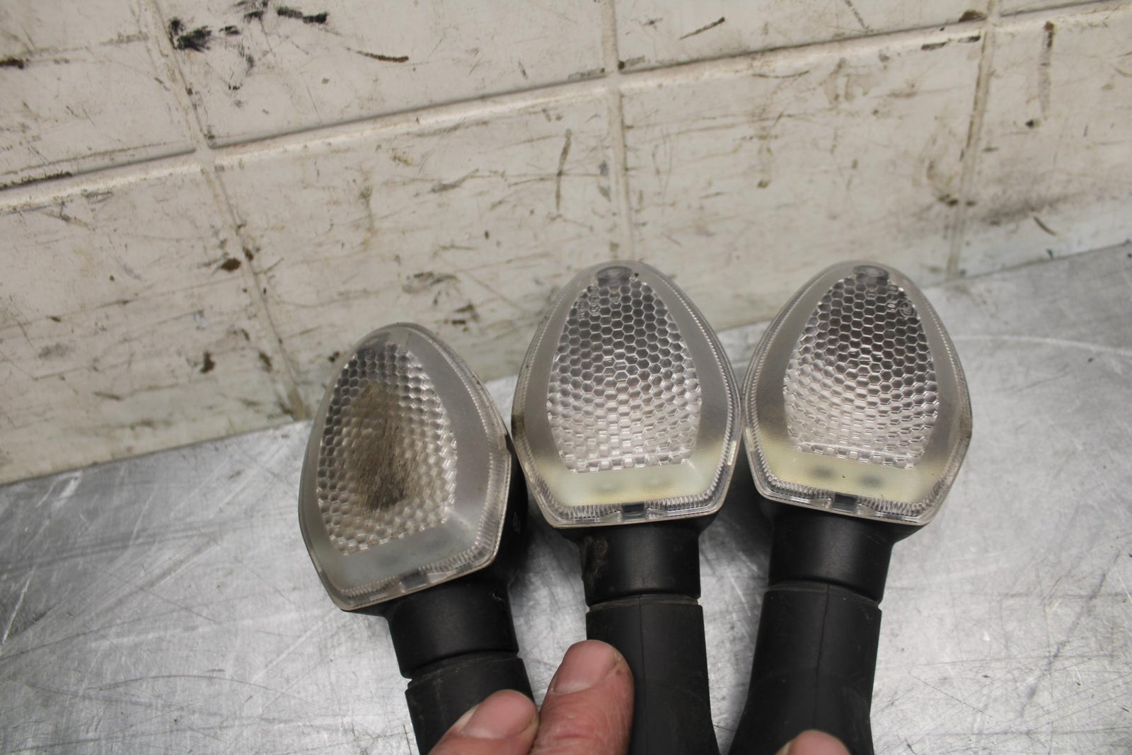 2016 Suzuki Bandit 1250S GSF1250SA ABS REAR LEFT RIGHT TURN SIGNALS LIGHT BB509