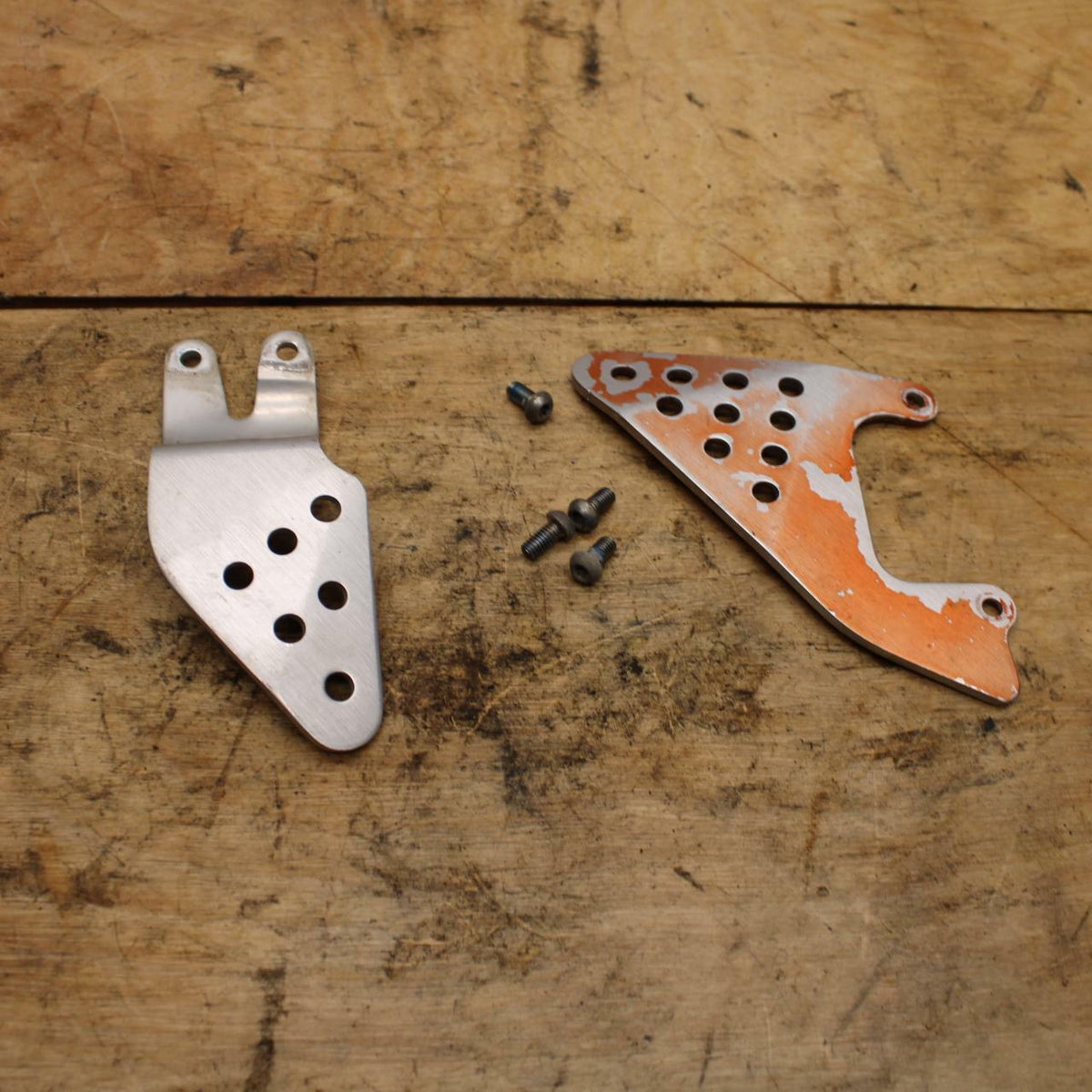 00-01 YAMAHA YZF R6 LEFT & RIGHT REARSET REAR SET HEEL GUARD COVER  BB327