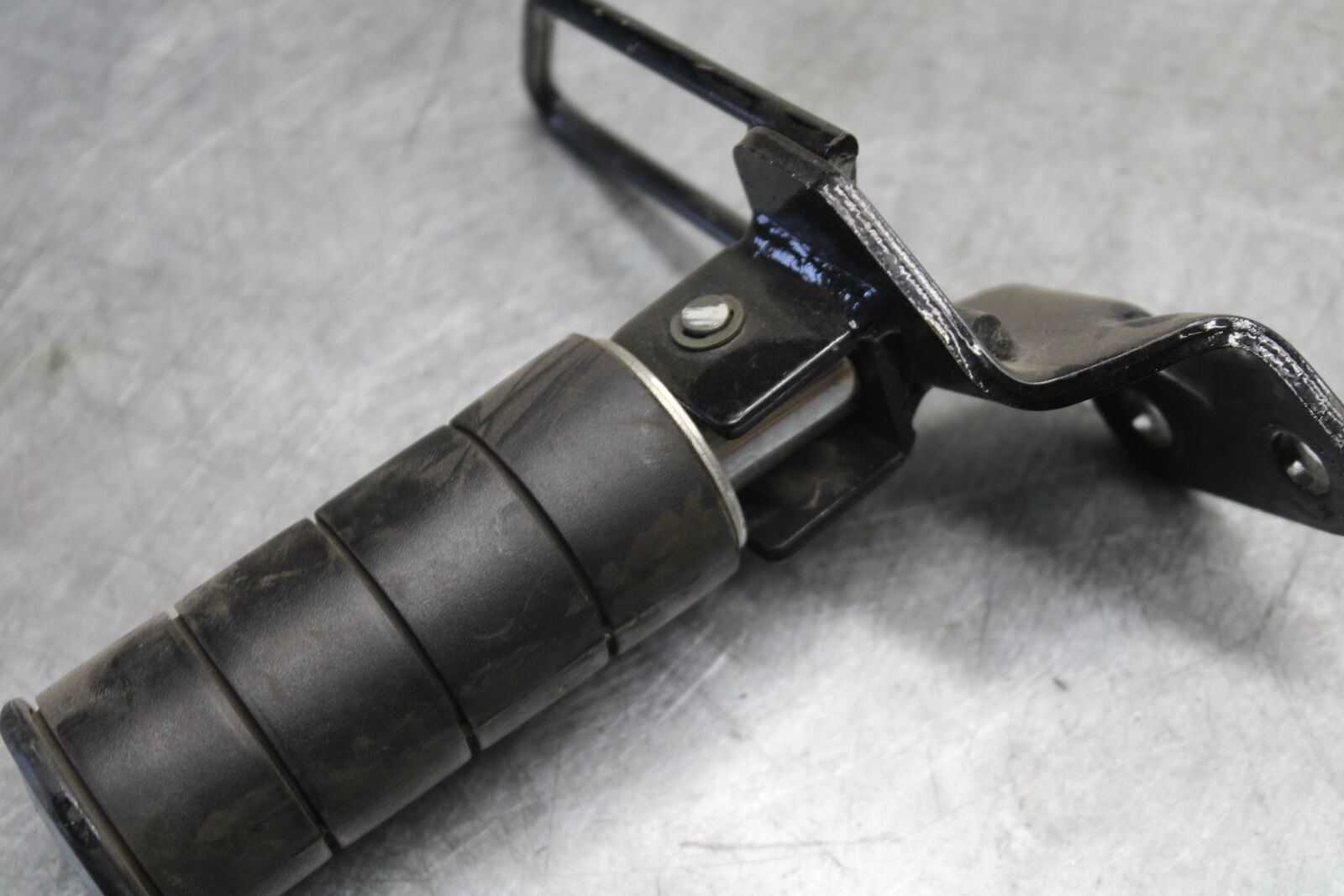 05-06 SUZUKI BOULEVARD M50 REAR PASSENGER FOOT STEP PEG BB671