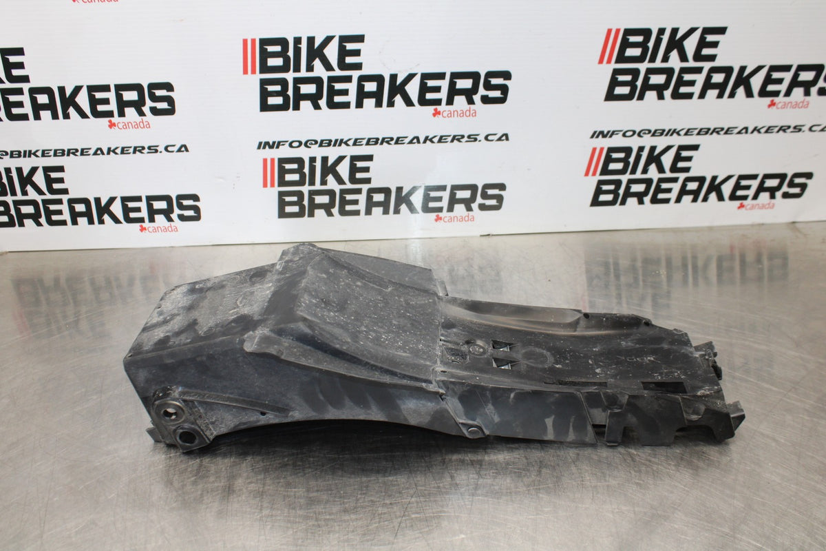 22-25 YAMAHA YZF R7 REAR BACK TAIL UNDERTAIL BATTERY TRAY PLASTIC BB182
