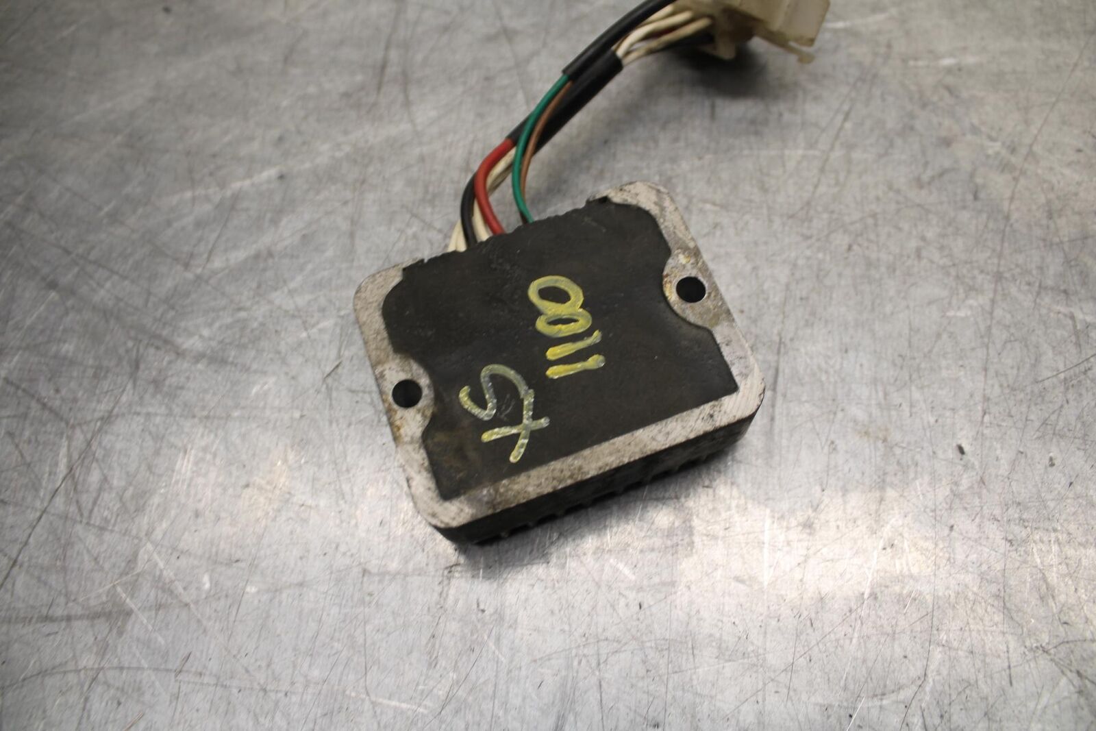 1979 Yamaha XS1100 RECTIFIER VOLTAGE REGULATOR 1T4-81960-A0-00 BB572