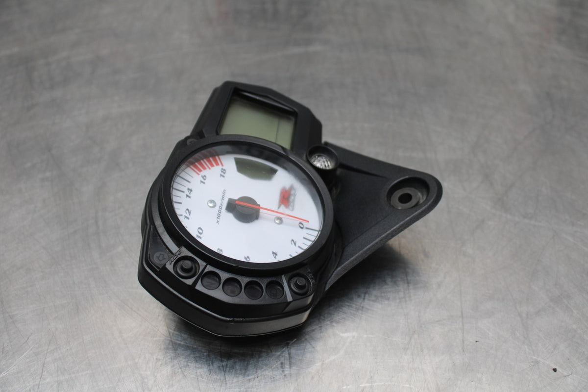 06-07 SUZUKI GSXR 600 SPEEDO GAUGES DISPLAY CLUSTER SPEEDOMETER TACHOMETER BB178