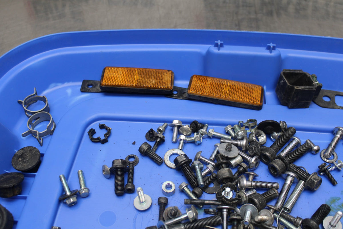 17-18 YAMAHA YZF R3 MOUNTING BOLTS HARDWARE MOTOR SCREWS BB788