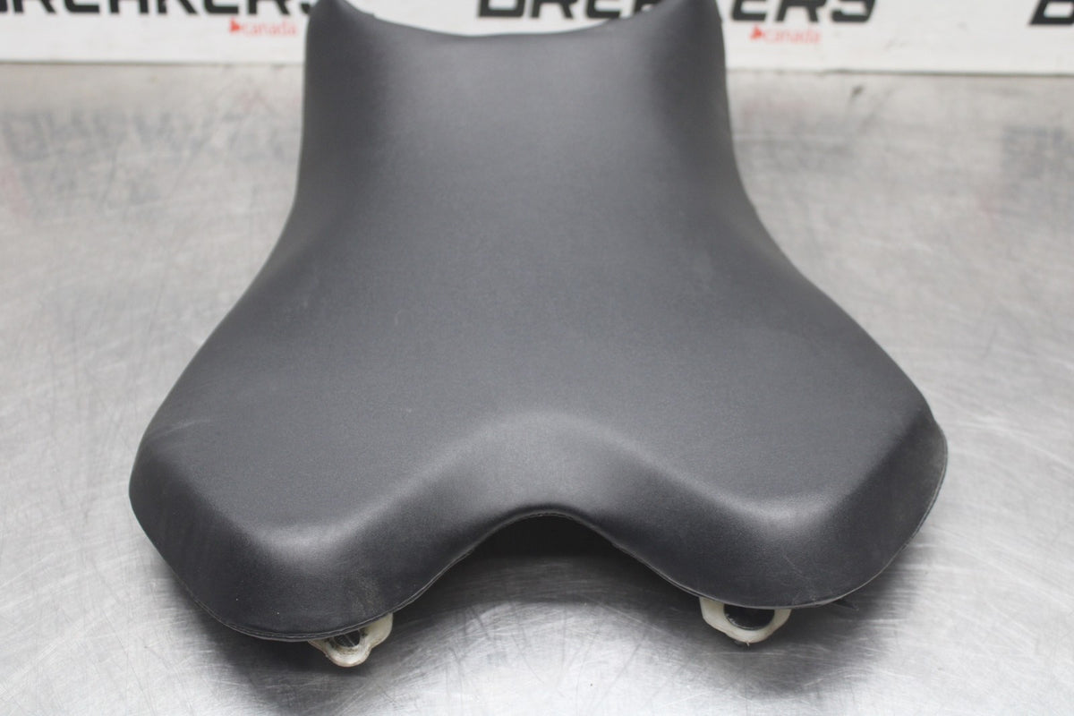 08-16 YAMAHA YZF R6 FRONT DRIVERS SEAT PAD SADDLE PILLION BB929