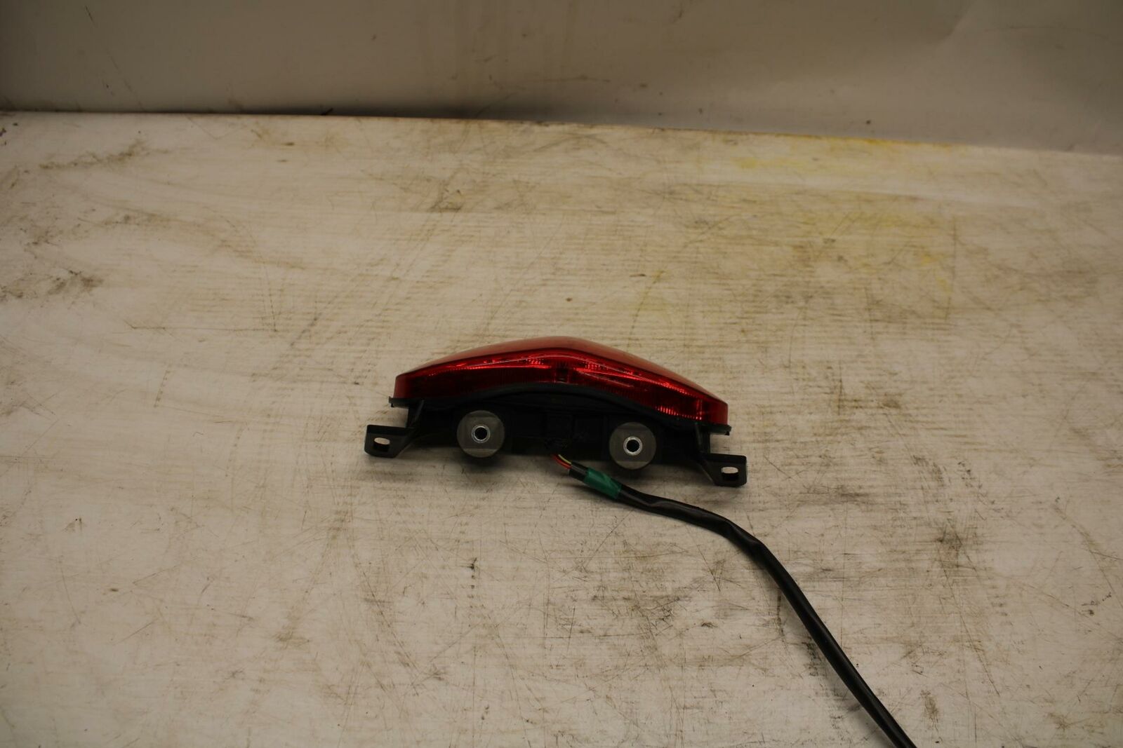 11-12 KAWASAKI NINJA 400 EX400 C REAR TAIL TAILLIGHT BACK BRAKE LIGHT BB358