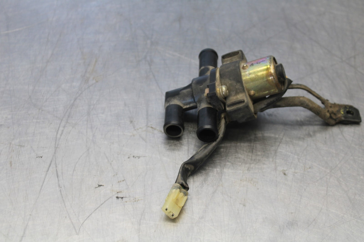 05 YAMAHA YZF R6 AIR VALVE SOLENOID TOP ENGINE SWITCH SENSOR BB894