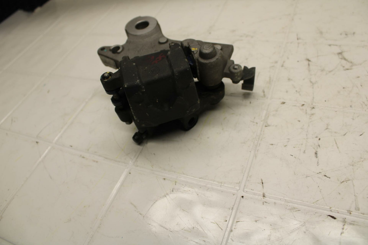 15-16 HONDA CB300F REAR BACK BRAKE CALIPER W MOUNT BRACKET ABS BB05