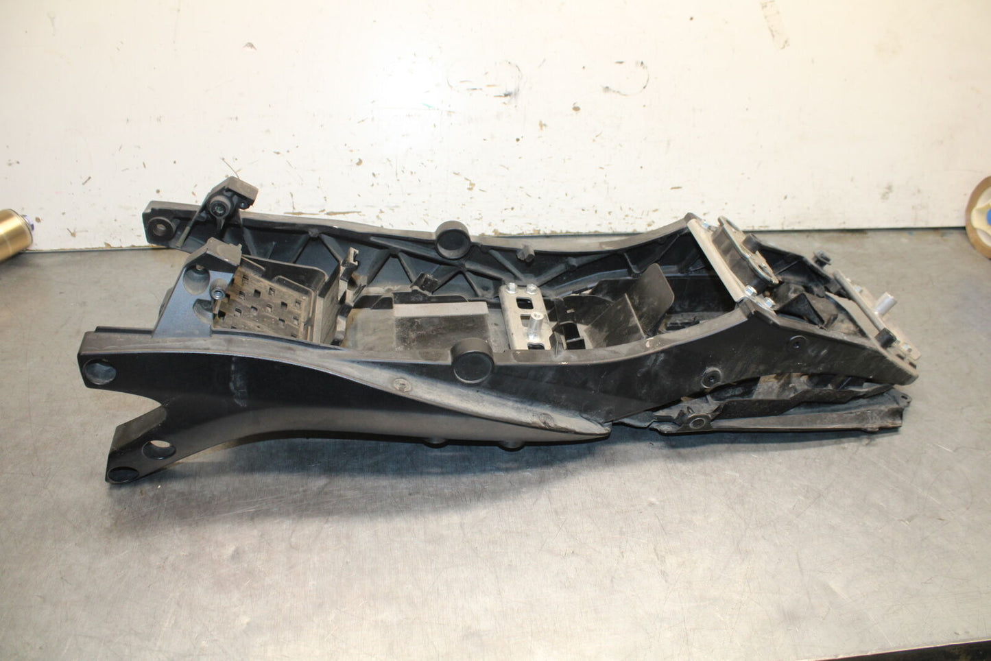 08-09 SUZUKI GSXR600 REAR SUBFRAME BACK SUB FRAME BB728