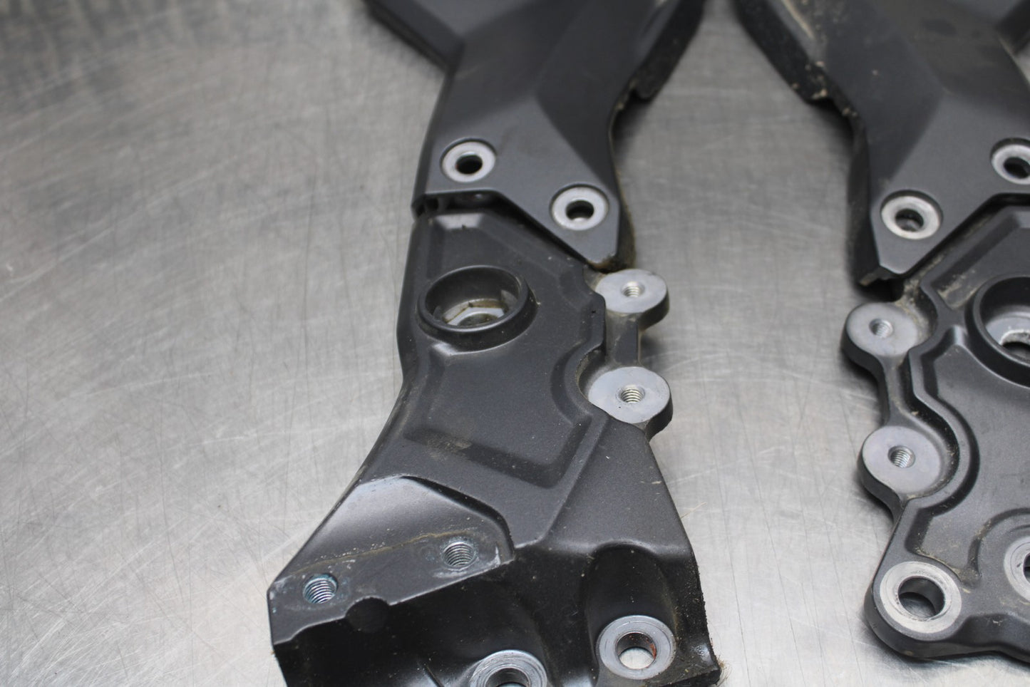 22-25 YAMAHA YZF R7 LEFT RIGHT REARSET REAR SET DRIVER PEG BRACKETS MOUNTS BB769