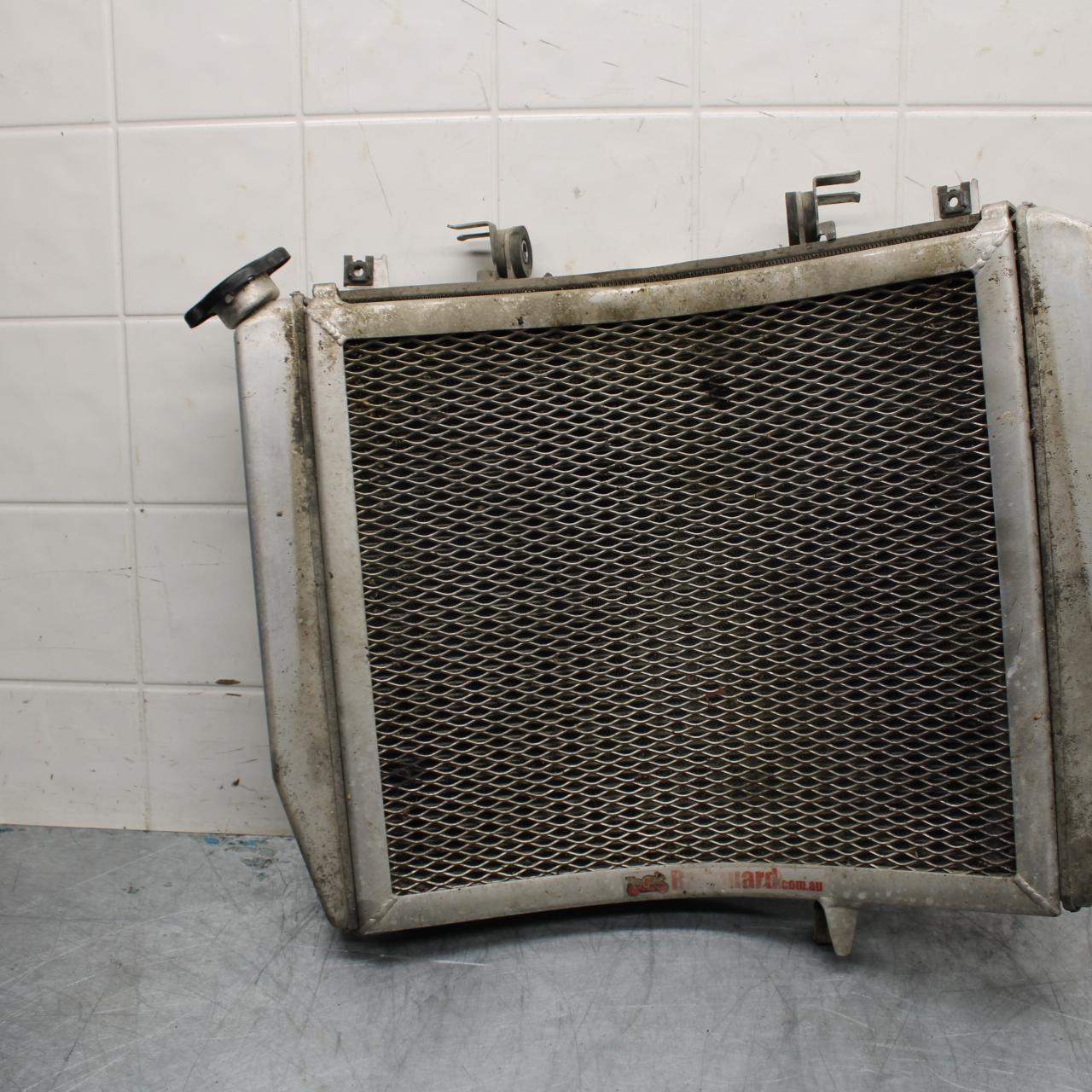 07-08 KAWASAKI CONCOURS 1400 ABS ENGINE RADIATOR MOTOR COOLER GUARD  BB449