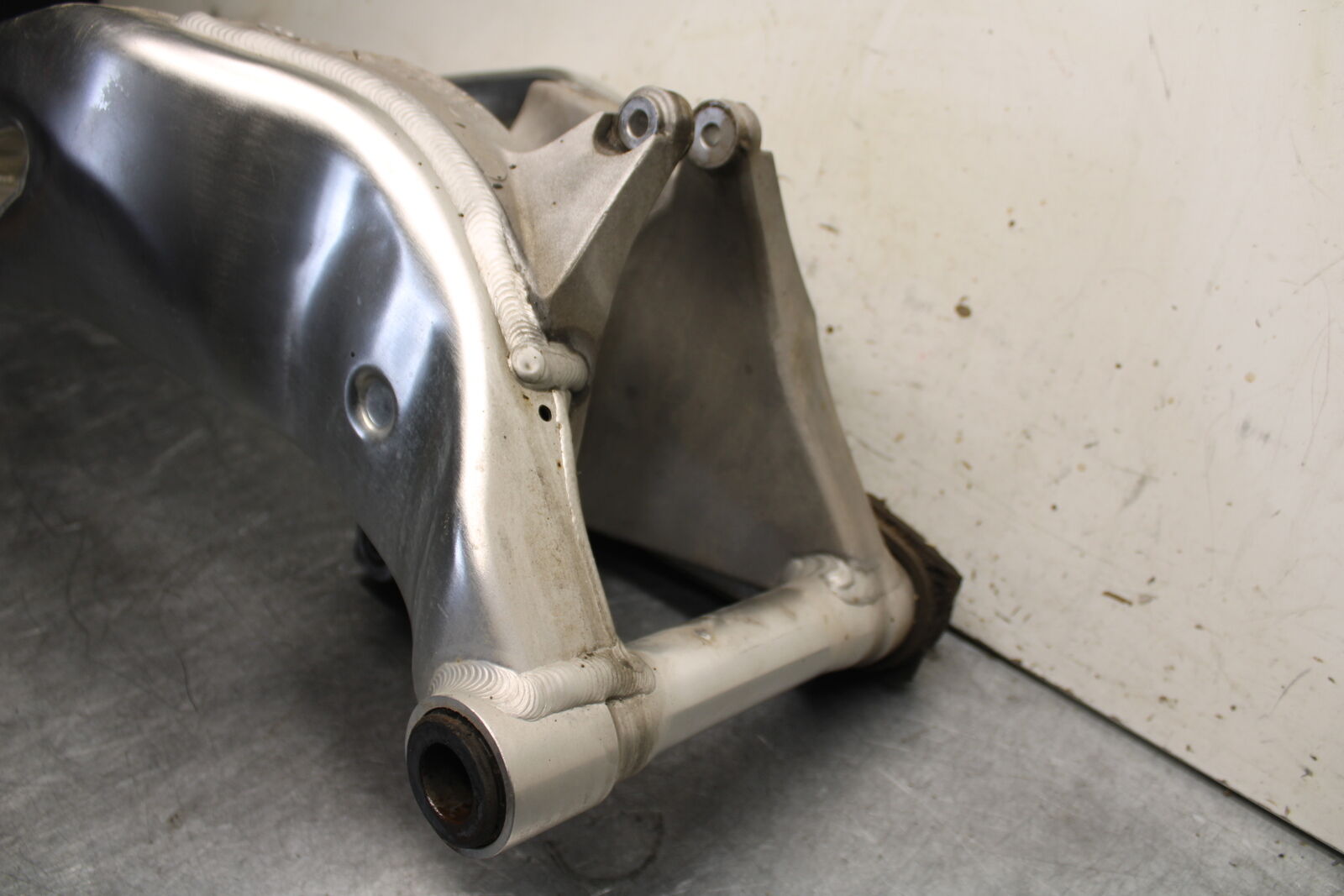 17-21 HONDA CBR1000RR SP REAR SWINGARM BACK SUSPENSION SWING ARM BB681