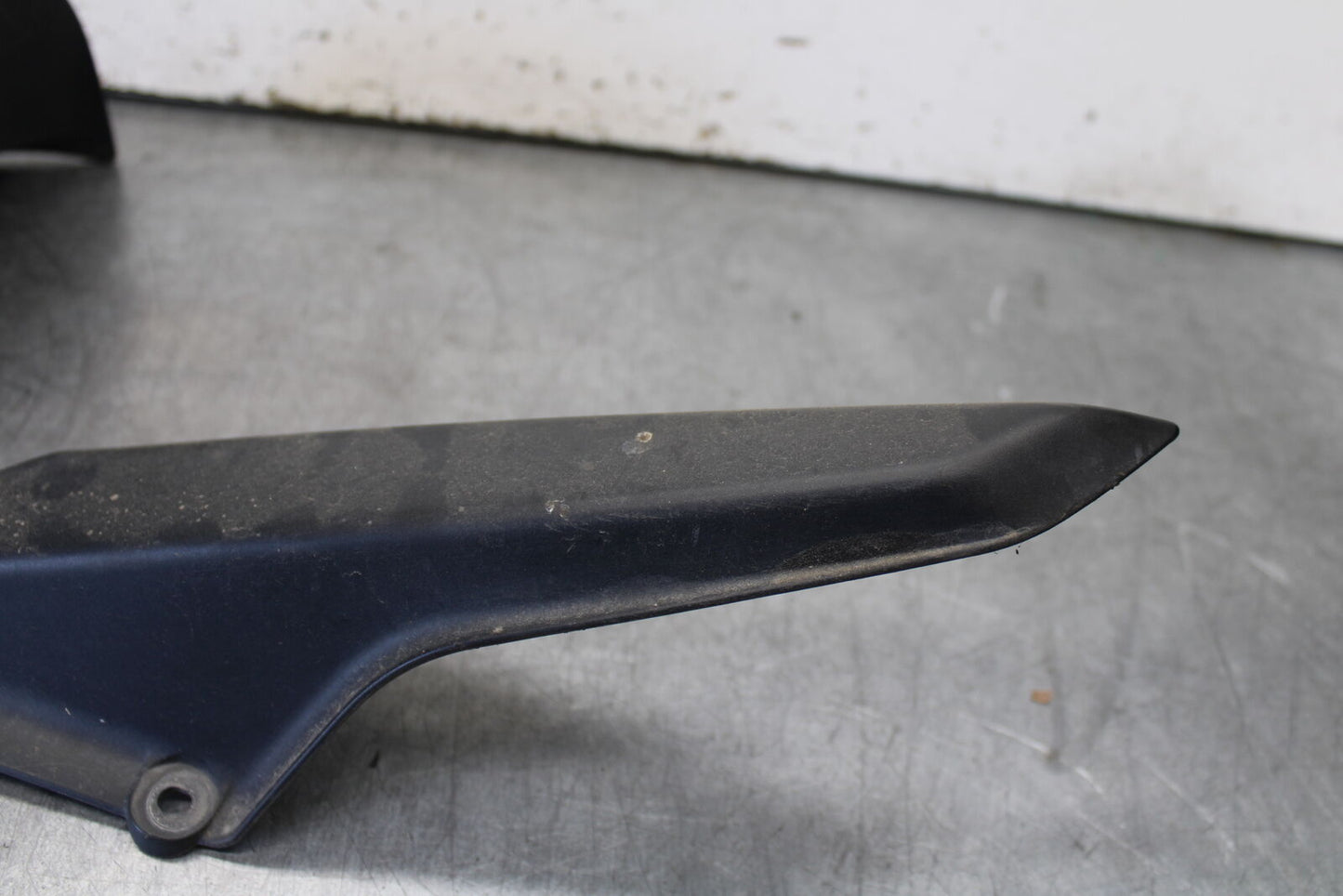 12-17 KAWASAKI ER-6N Z650 REAR BACK DRIVE CHAIN GUARD COVER SHIELD BB709