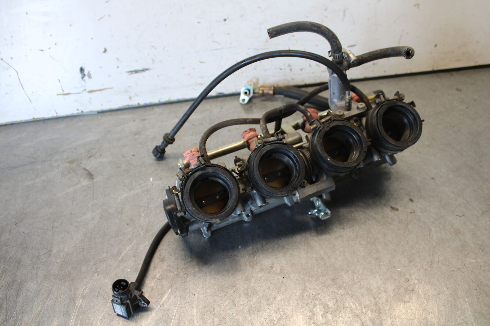 03-04 HONDA CBR600RR MAIN FUEL INJECTORS / THROTTLE BODIES 16400-MEE-672 BB661