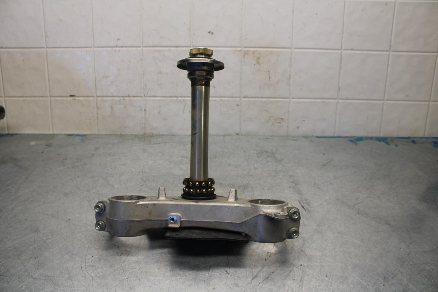 06-07 SUZUKI GSXR750 FRONT FORKS CLAMP LOWER TRIPLE TREE STEM BB424