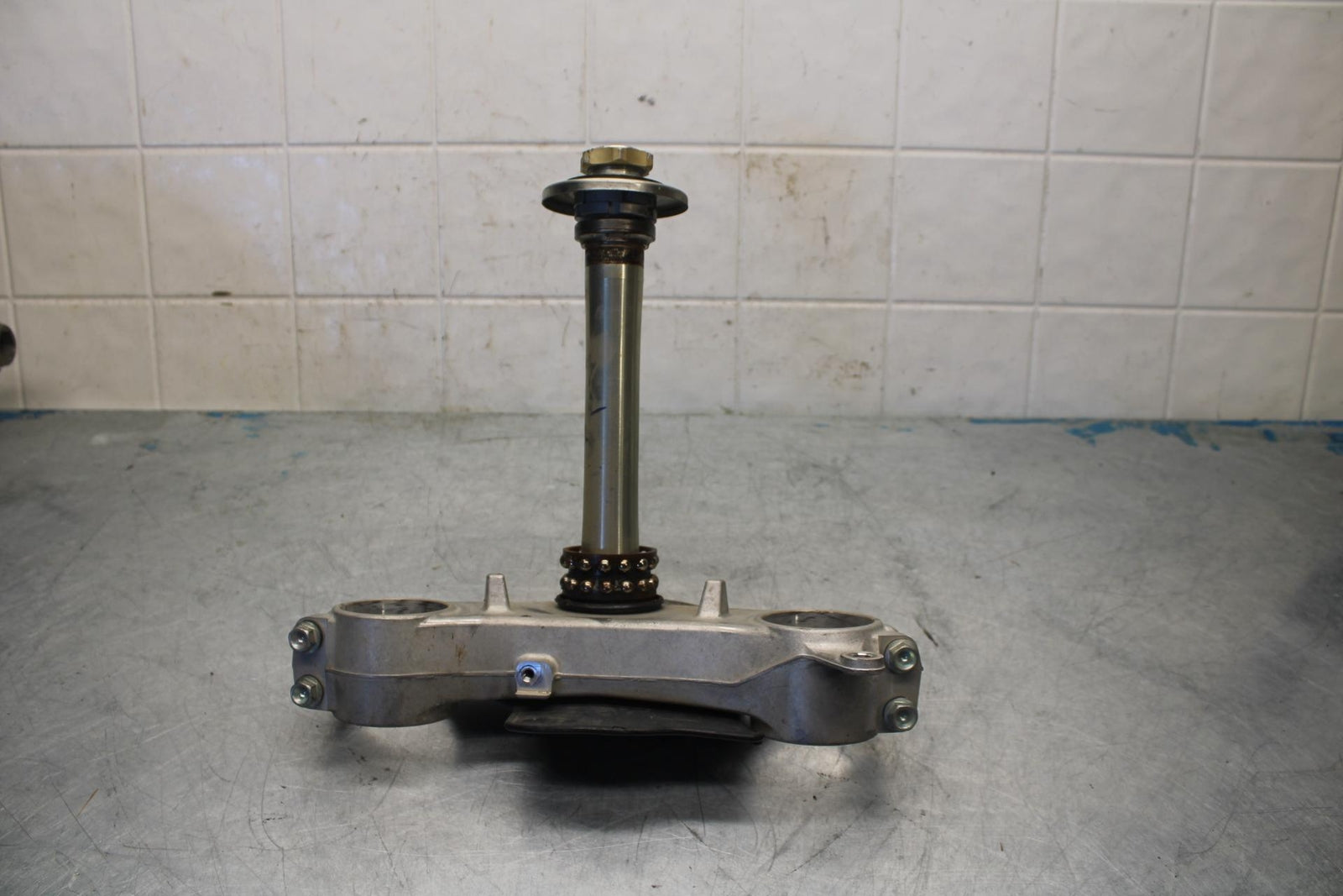 06-07 SUZUKI GSXR750 FRONT FORKS CLAMP LOWER TRIPLE TREE STEM BB424