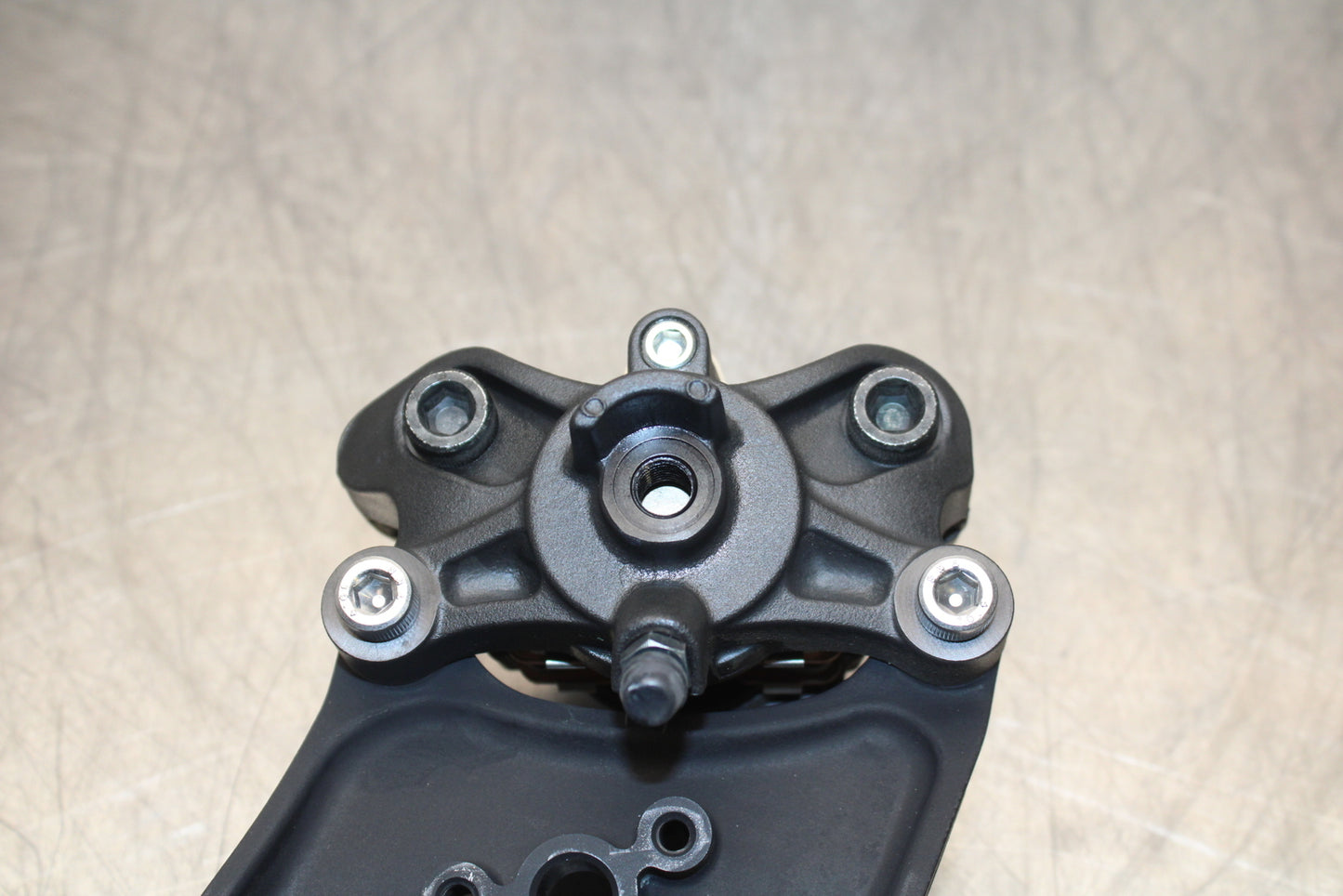 23-24 KAWASAKI NINJA ZX14R NEW!! REAR BACK BRAKE CALIPER W MOUNT BRACKET BB153