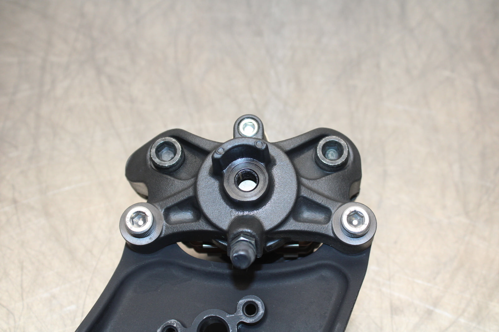 23-24 KAWASAKI NINJA ZX14R NEW!! REAR BACK BRAKE CALIPER W MOUNT BRACKET BB153