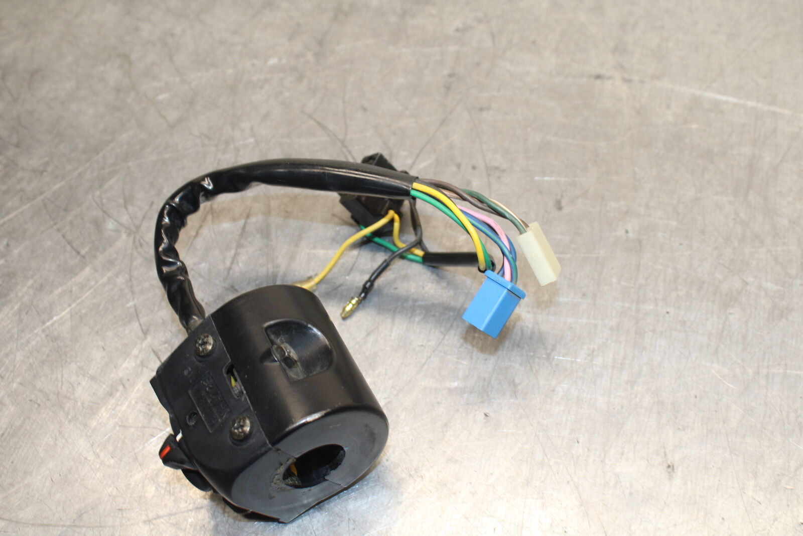 83-85 YAMAHA RIVA 180 XC180 LEFT HANDLE SWITCHES HORN SIGNALS SWITCH BB109